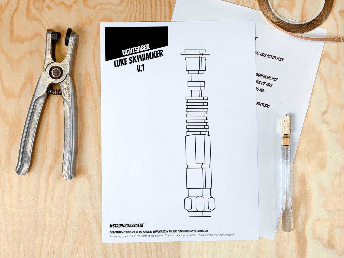 luke skywalker's lightsaber hilt stained glass pattern