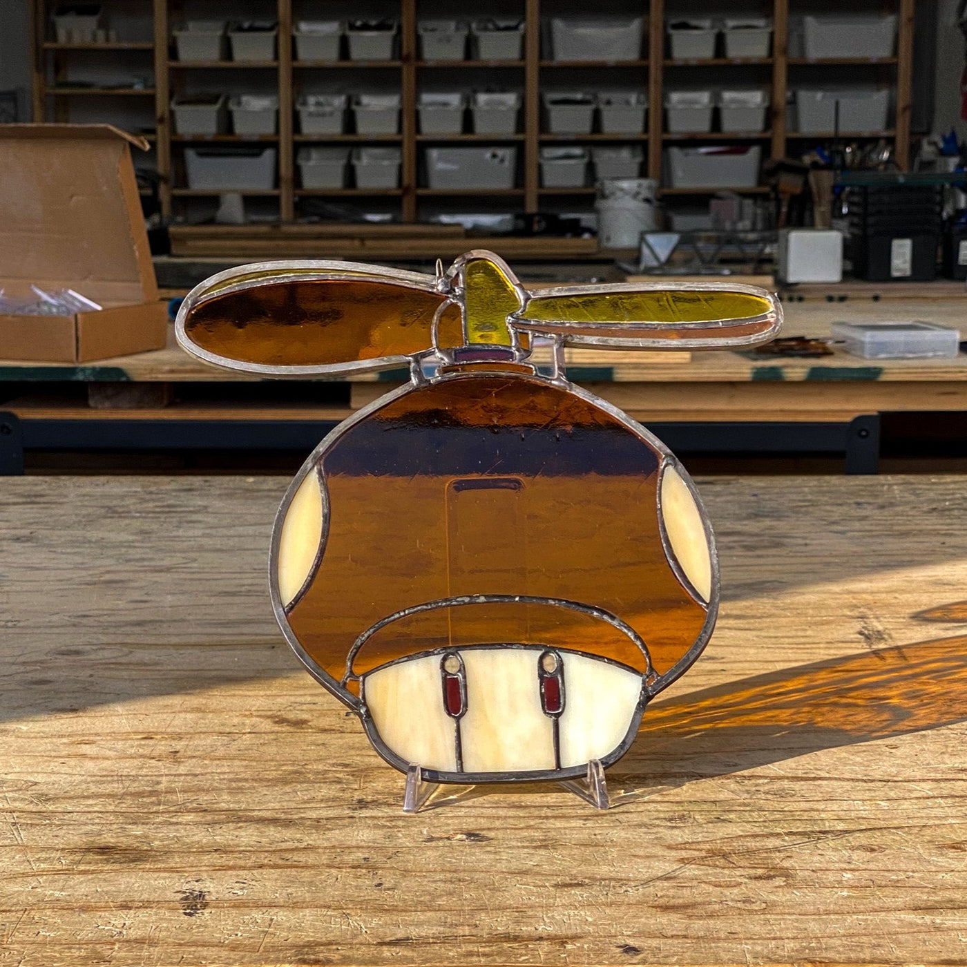 propeller mushroom light through